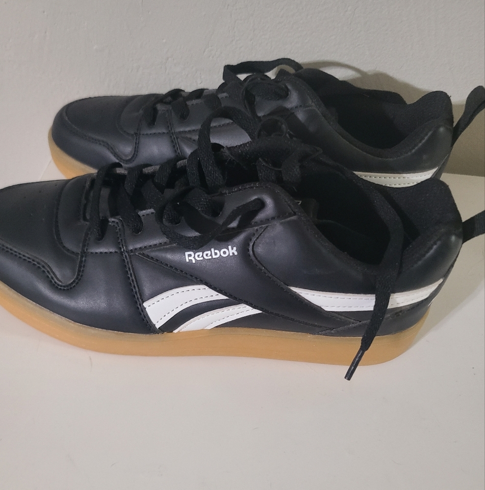 Reebok girls shoes size 5